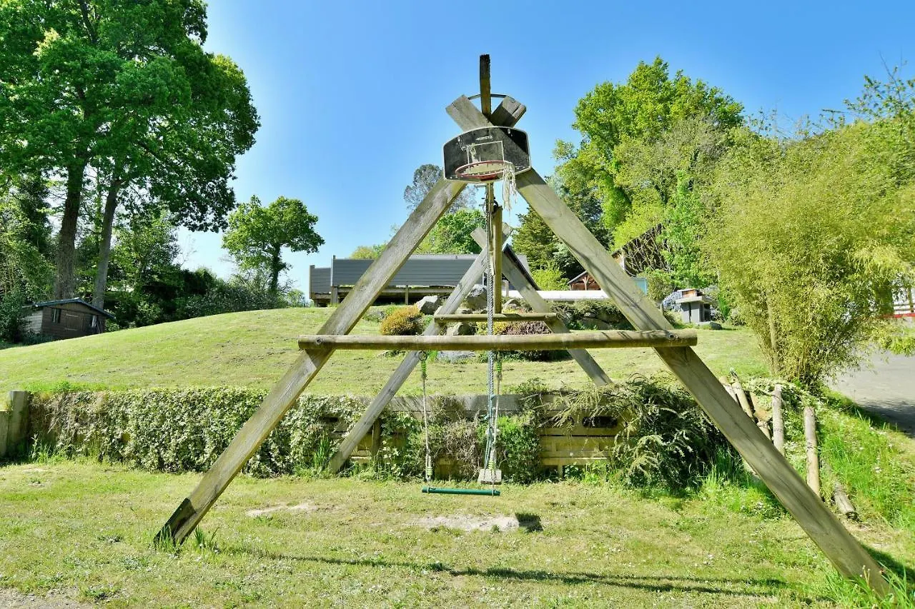 Maison En Bois Pluduno 0*,  フランス